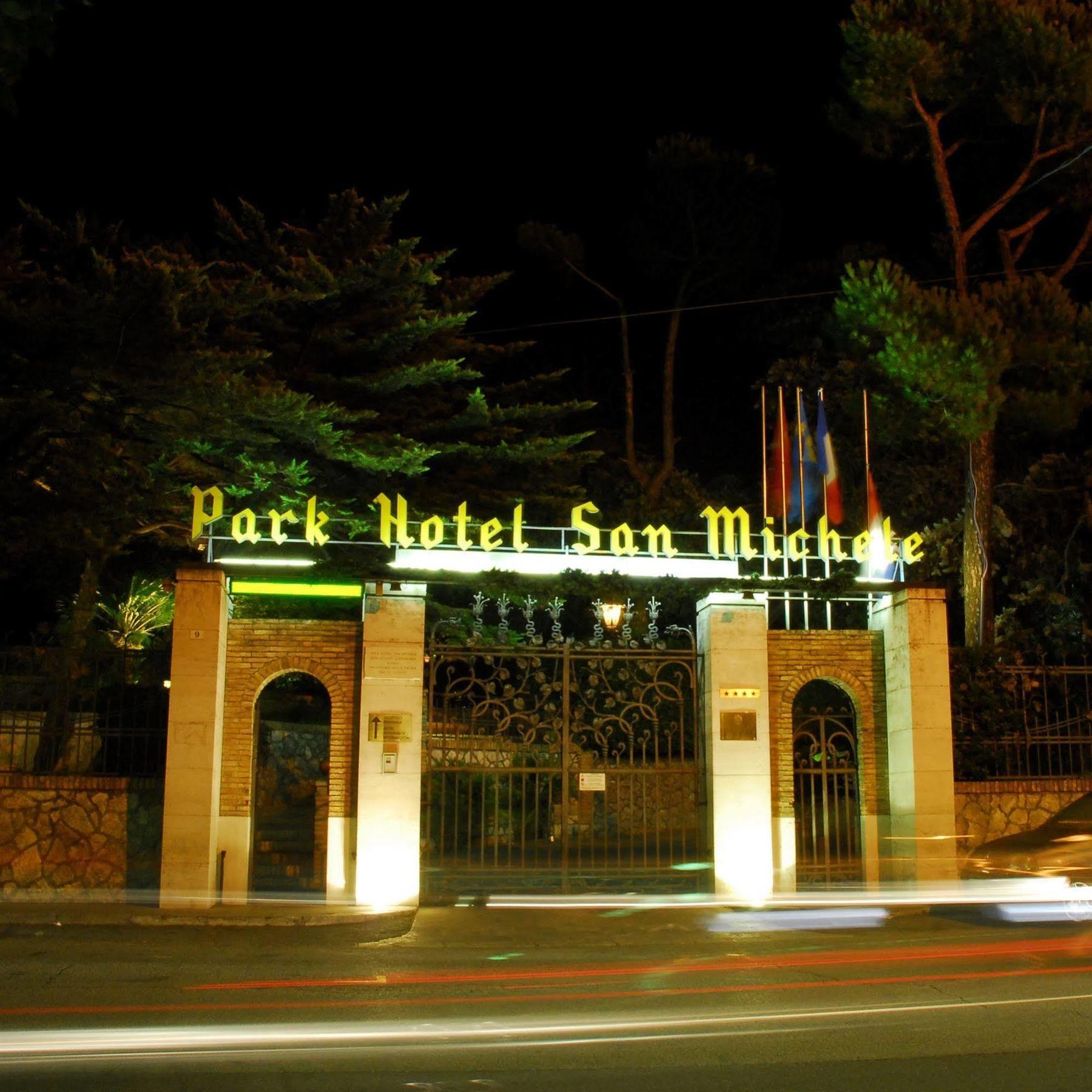 Park Hotel San Michele Мартіна-Франка Екстер'єр фото